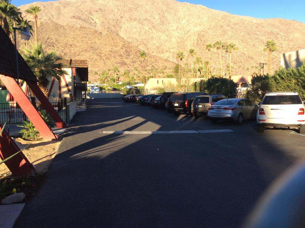 Desert Lodge Palm Springs Bagian luar foto